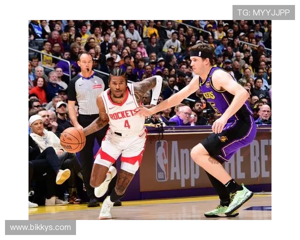 火箭错失季后赛机会 乌度卡决胜时刻弃用格林 范乔丹手感冰凉14中2