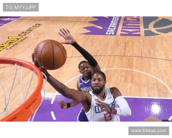 班凯罗远投手感冰凉三分仅中一球 26分5篮板4助攻六次失误影响表现